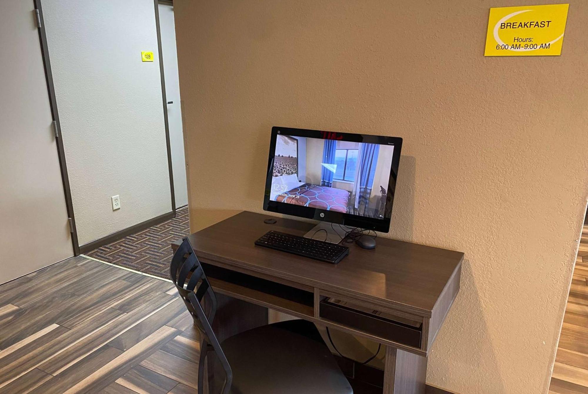מלון Super 8 By Wyndham Independence Ks מראה חיצוני תמונה